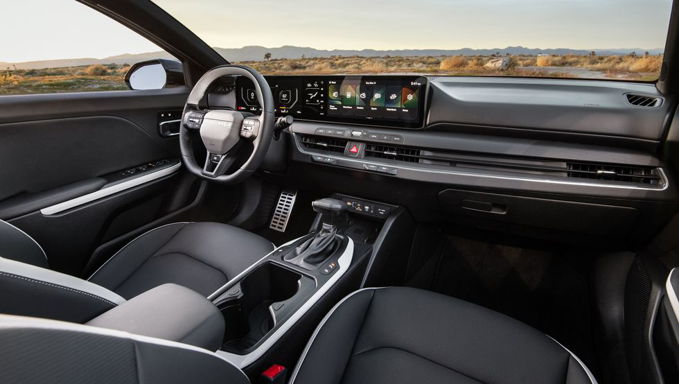 2025-kia-k4-interior