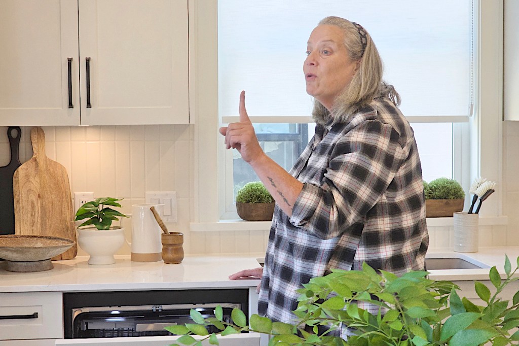 'I've never had a dishwasher,' exclaimed North Delta resident Tracy Jackson, who won the $2.5 million PNE prize home in Langley.