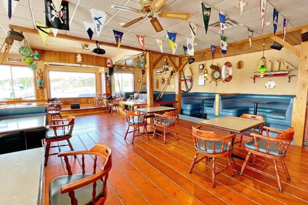 Live on-stage music performances in the pub's main dining room are a big part of Dinghy Dock Pub and Protection Island culture.