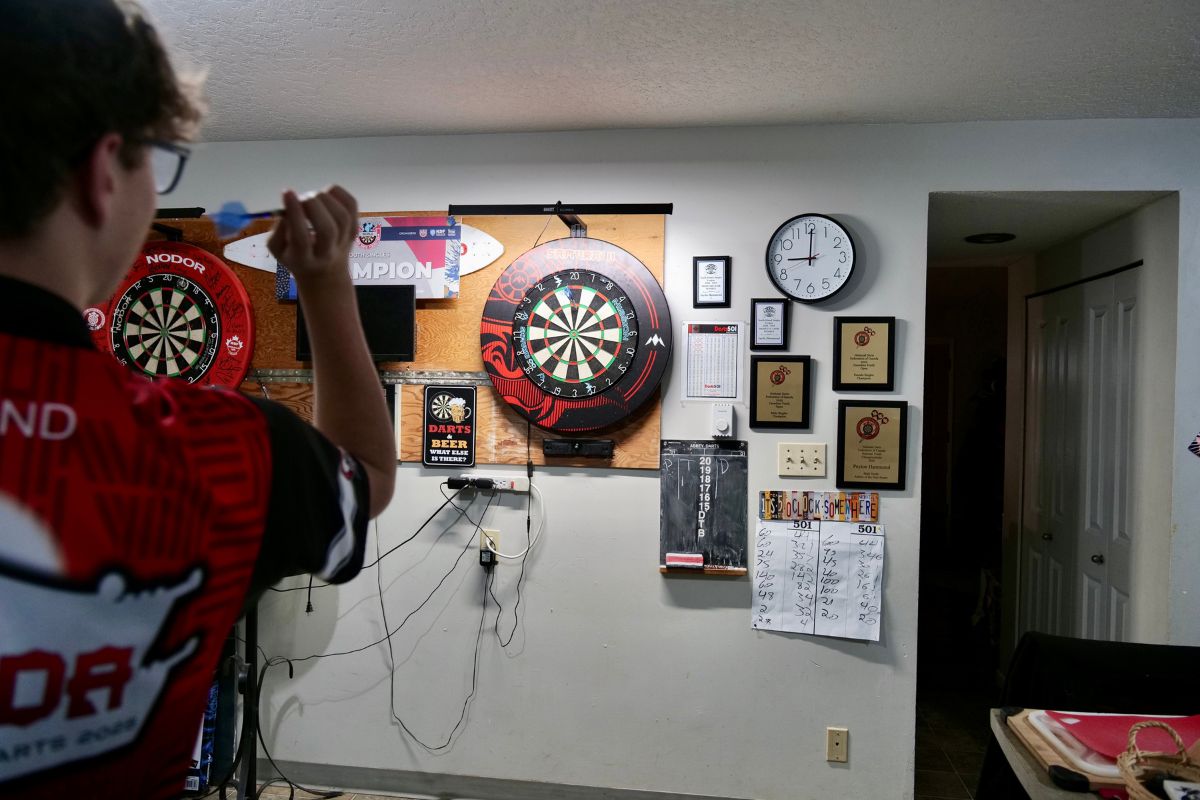 251015-gng-darts3