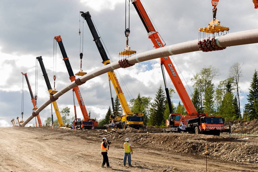 Coastal GasLink safely crossed the Murray River by using the Horizontal Directional Drilling method.