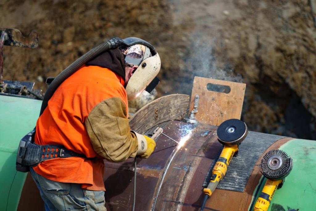 Located North of Prince George, Section 4 measures 93 kilometres in length with construction led by SA Energy Group.