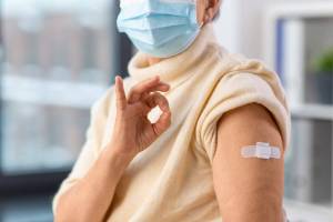 SafeCare BC’s Vaccine Basics course answers the essential questions that healthcare workers have been asking in a clear and easy-to-digest way.