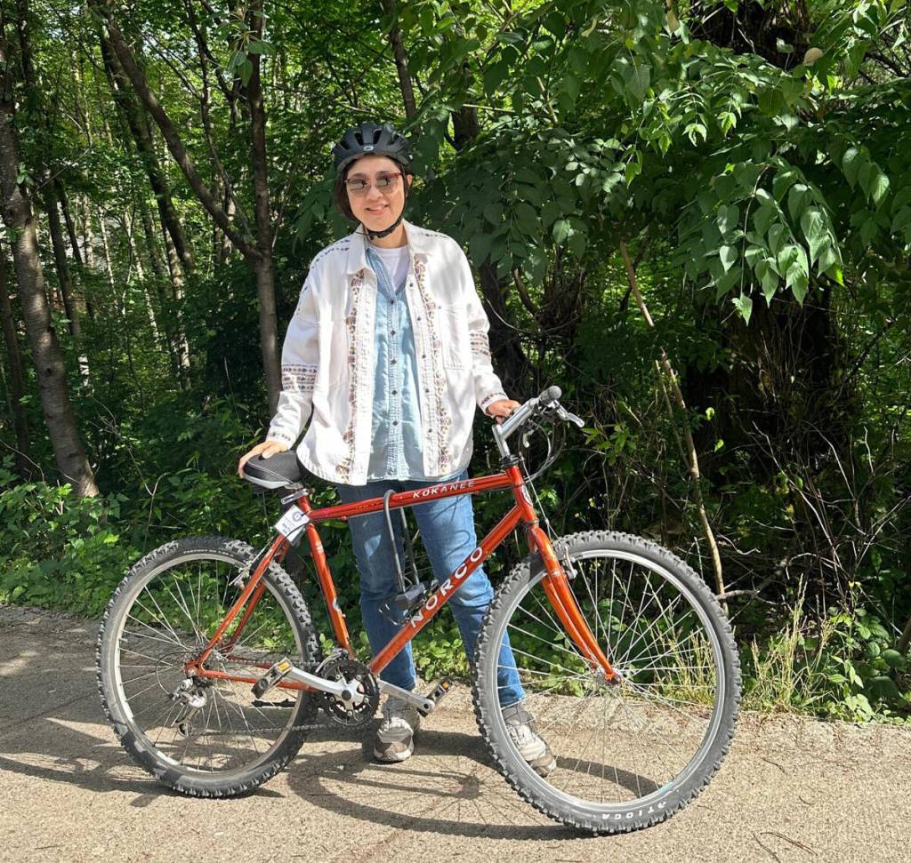 June took the the free StreetWise Cycling Online course and now enjoys cycling around her neighbourhood.