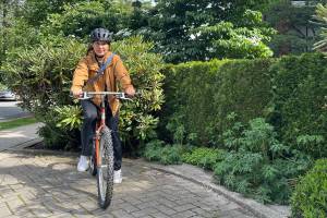 Jennifer Ji gained the skills and confidence to be a bike commuter by taking a free HUB Cycling course. Register for the FREE StreetWise Cycling Online course at bikehub.ca/swco!