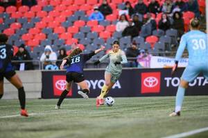 In the 84th minute, Rise FC&rsquo;s Holly Ward (pictured) scored, bringing the aggregate score from the two semi-final matches to 3-3. (Vancouver Rise FC)