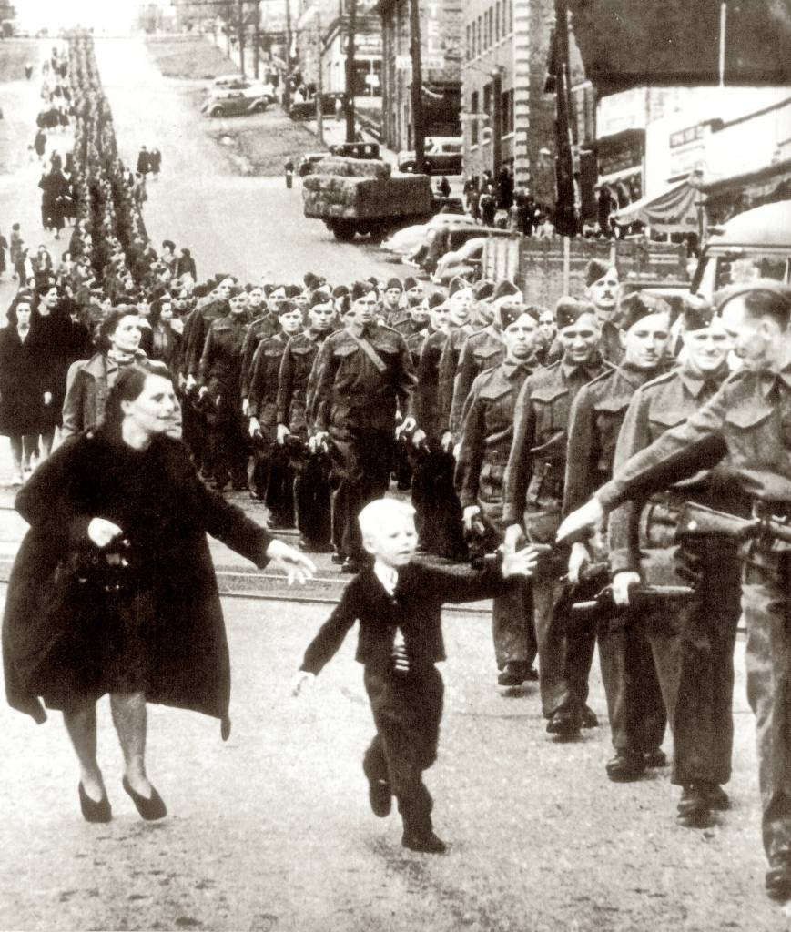 Wait for me, Daddy. The photo was captured on Nov. 1, 1940 as members of the B.C. Regiment (Duke of Connaught&rsquo;s Own Rifles) were preparing to board the S.S. Princess Joan at the New Westminster CPR docks. (Claude P. Detloff)