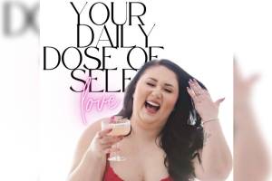 Online creator Jesse Zahacy enjoys a laugh and libation in her Instagram branding. (Image courtesy Jesse Zahacy)