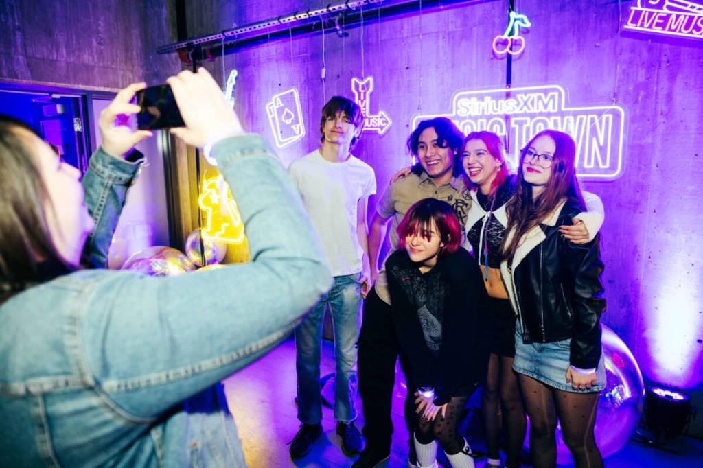 Plenty of photo opportunities greeted fans at the show. (Steph Montani/SiriusXM)