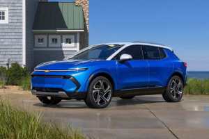 The 2025 Chevrolet Equinox EV has a completely different look compared with its gasoline sibling.