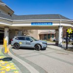 The Canadian Cancer Society’s Wheels of Hope transportation program and lodges ease travel and accommodation challenges for those affected by cancer.