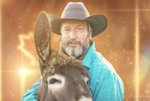 Tom Green will host the Canadian Country Music Awards at Kelowna's Prospera Place on Saturday, Sept. 13.
