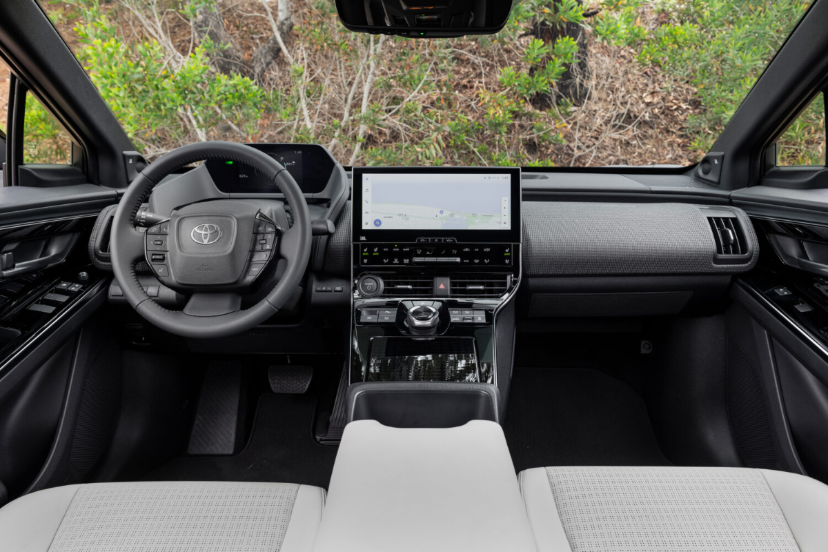 toyota_bz4x_interior