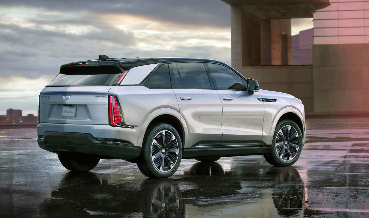 web1_240318-todaysdrive-cadillacescalade_2
