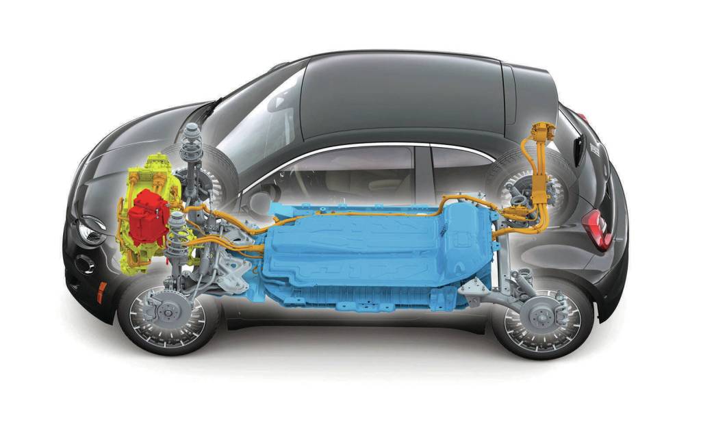 The power system comprises a 118-horsepower electric motor supported by a 42-kilowatt-hour lithium-ion battery pack. Output is 118 horsepower and 162 pound-feet of torque. PHOTO: FIAT