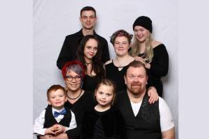 The Alzheimer Society of B.C. is honouring Brian Stanley (bottom right) and his spouse Penny Jones (second from left), seen here with their four children and two grandchildren, at this year’s IG Wealth Management Walk for Alzheimer’s in Prince George on Sunday, May 26. Photo courtesy Alzheimer Society of B.C.