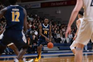 Renoldo Robinson averaged 15.8 points-per-game last season. (Michael Ezinga/UVic Vikes)
