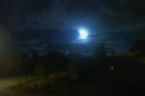 Salmon Arm resident Wes Penner captured video of a striking meteor at 1:07 a.m. Monday morning, Oct. 27, 2025. (Wes Penner photo)